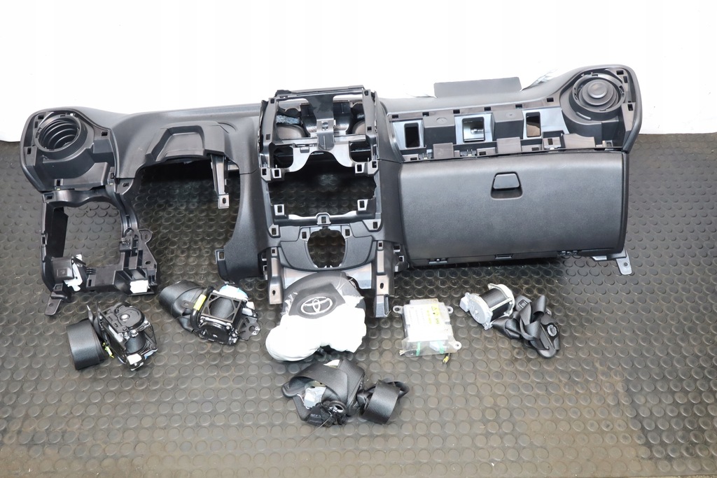 фото №1, Приборная панель приборная подушки безопасности ремни aygo ii lift