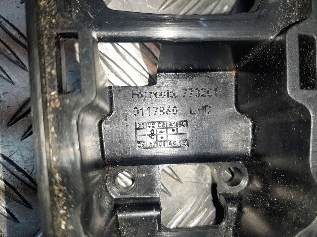 фото №7, Bmw x6 e71 2009 середина рамка тяга перемикання передач