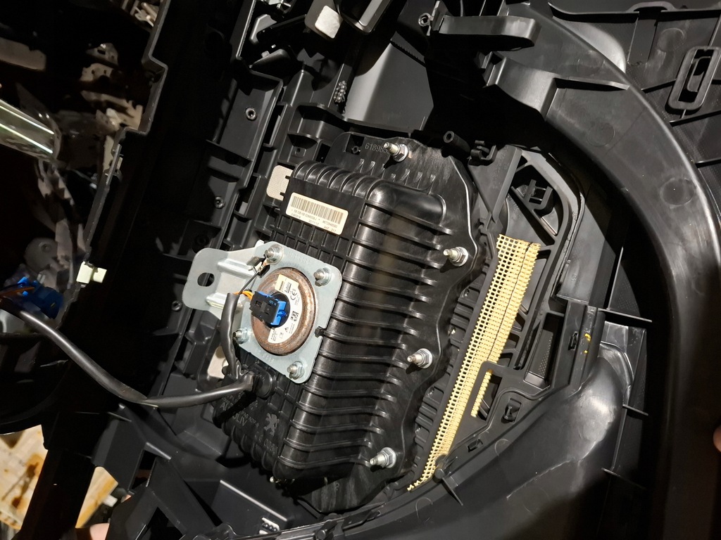 фото №8, Консоль air bag ремни peugeot 208 i