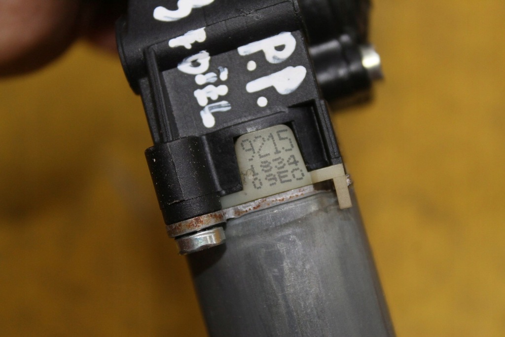 фото №7, Моторчик спинка правий перед a8 d3