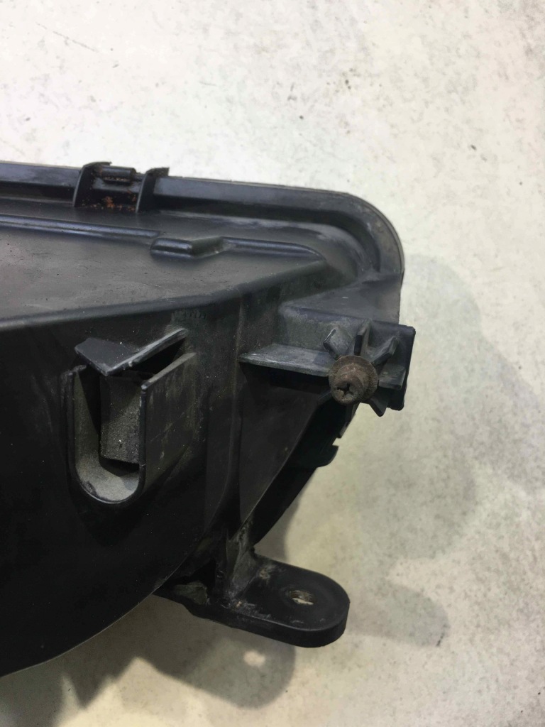 Купити Фара правий перед mazda 626 v 1.8 16v