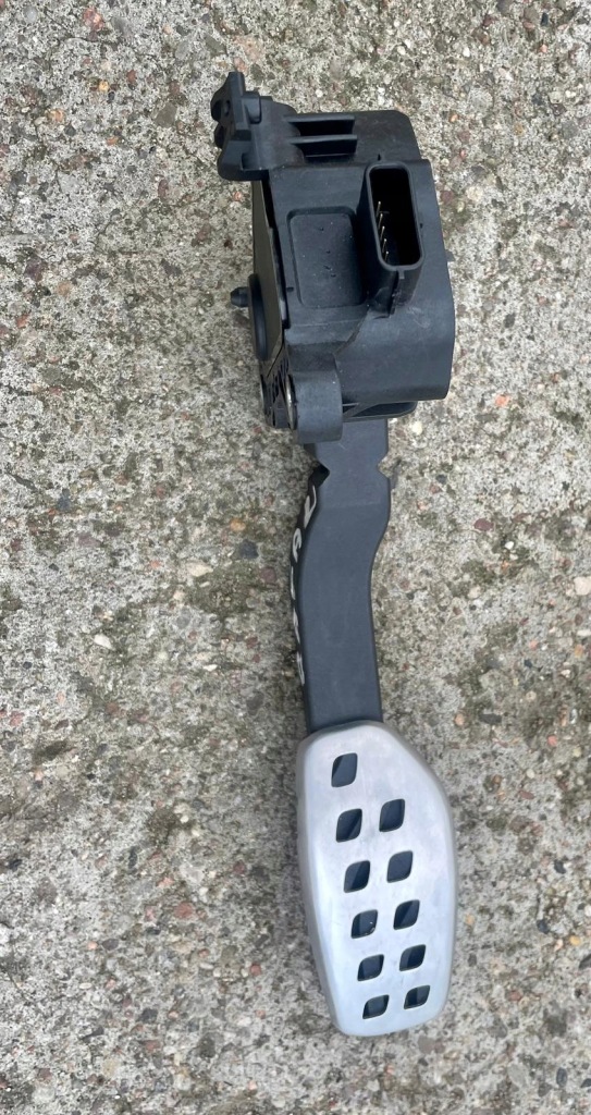 фото №1, Renault rafale 1.2 e-tech hybrid austral педаль газа накладка