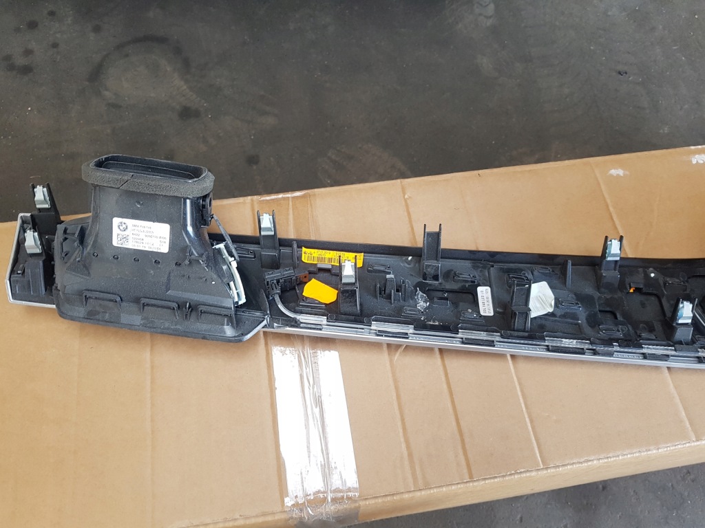 Bmw x1 f48 решітка обдув декоративна чорний блиск 9347747 Доставка