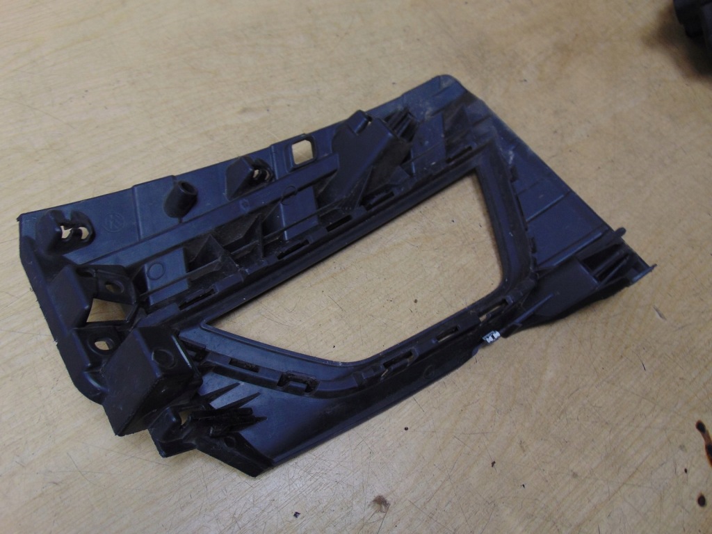 фото №10, Решётка w бампер левая vw polo 2g 2g0853665g