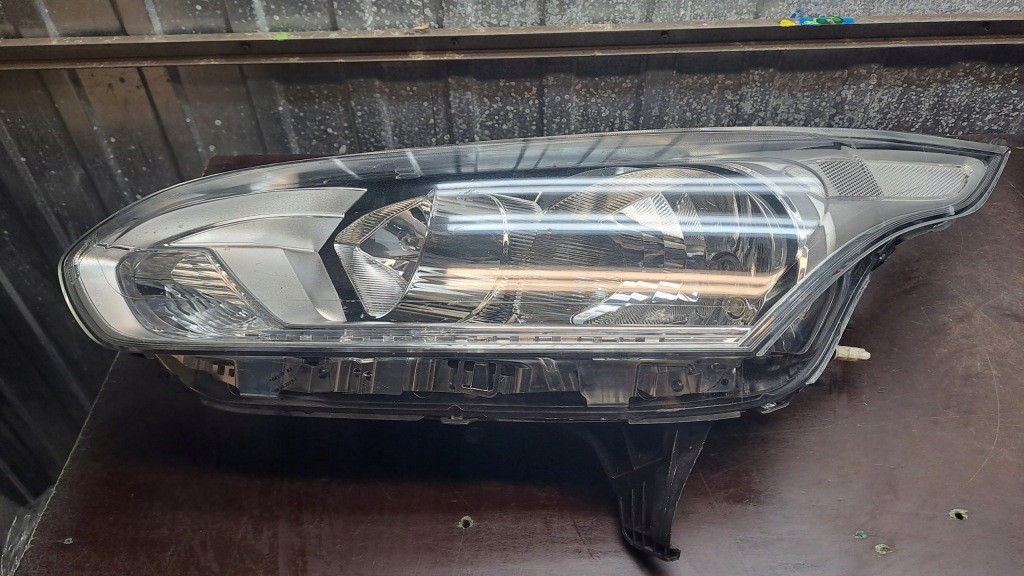 фото №1, Ford transit connect лампа ліва