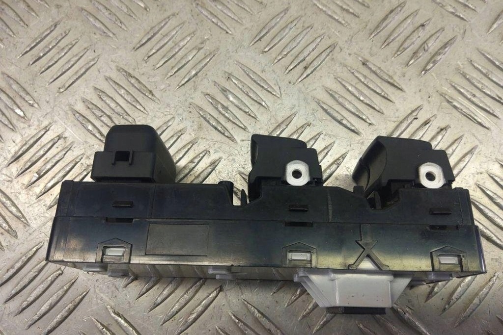 фото №8, Кнопка керування вікон задніх правих двері kia 93570h8500wk 1.0l