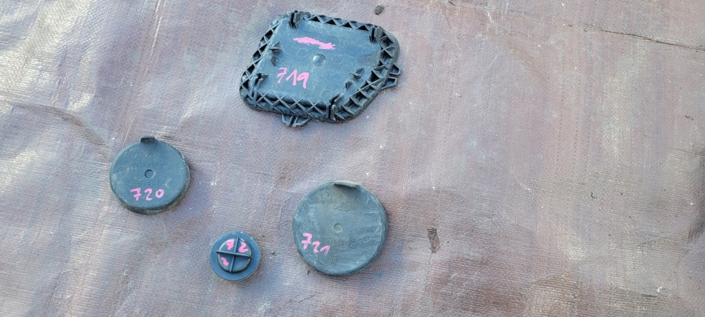 Купити Megane 3 3 рестайлінг  цоколь кришка лампи перед