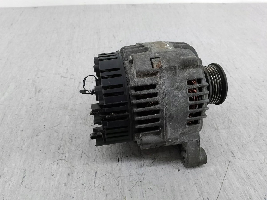 Генератор audi a4 b5 2541895 a13vi15 1.8 20v Зі Шроту