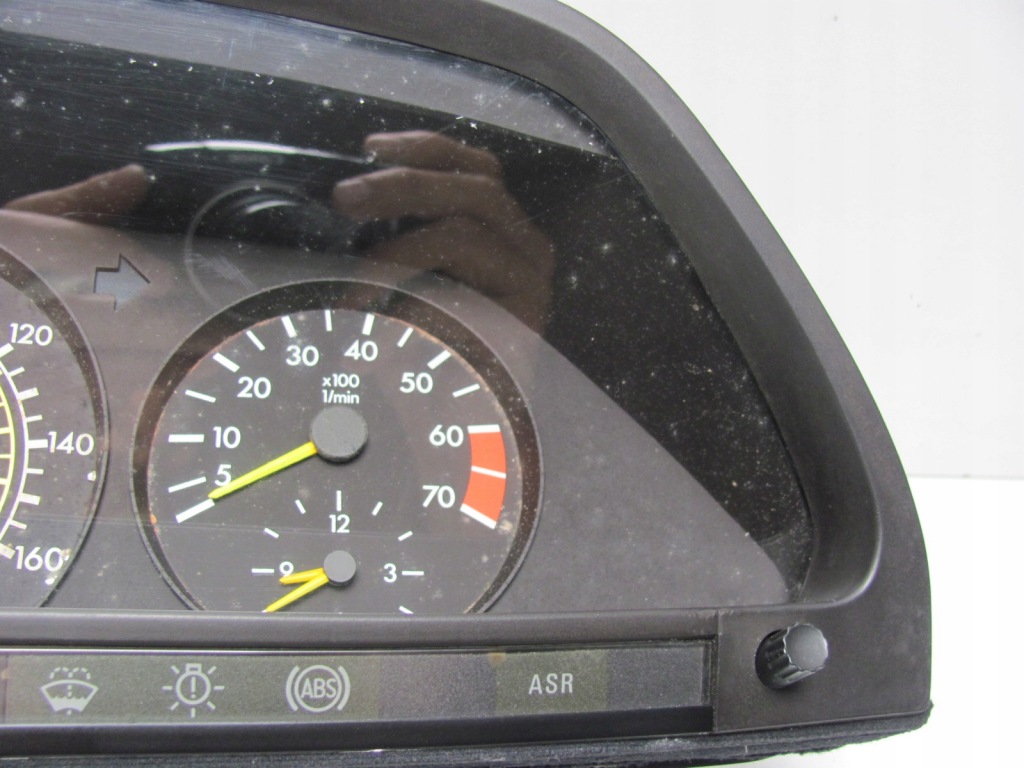 Mercedes w126 560 v8 лічильник w милях Оригінал