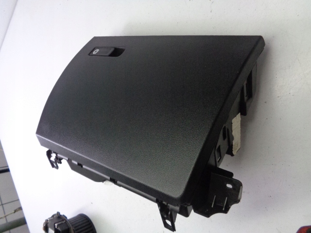 фото №1, Бардачок пасажира mercedes b-klasa w247