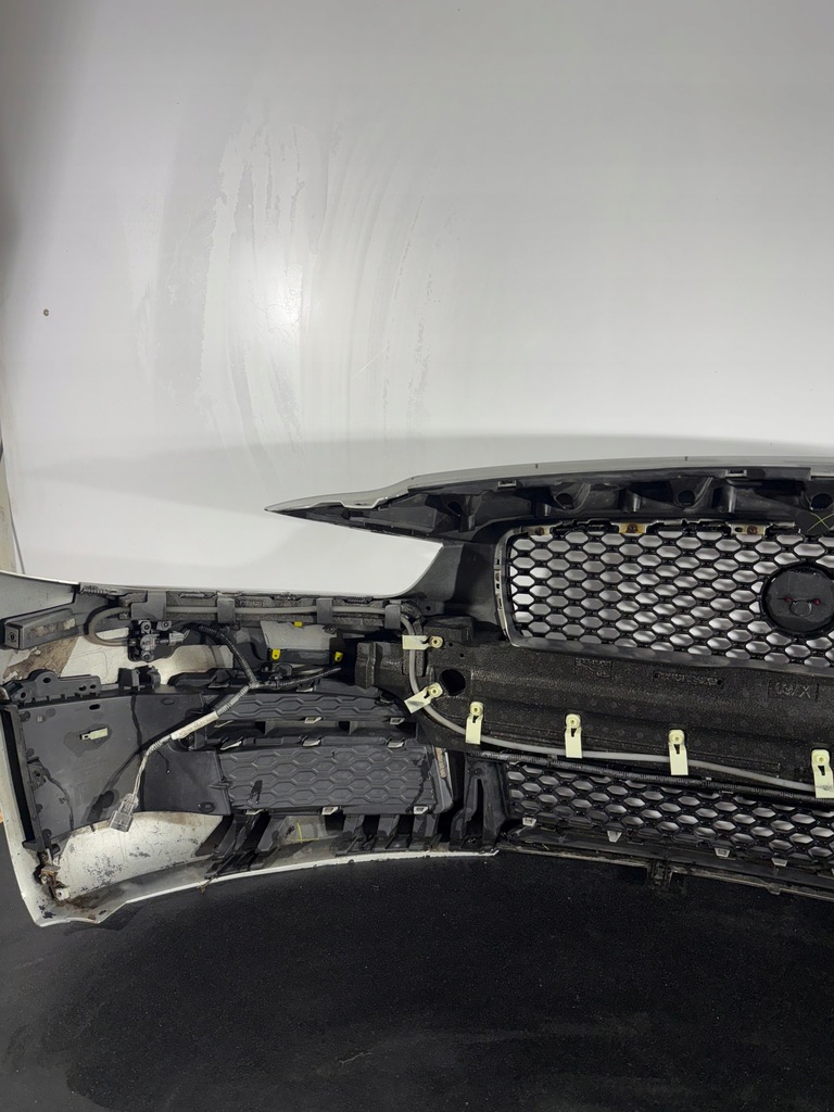 фото №12, Бампер перед передній jaguar xe x760 gx73-17f003-aa rhodium silver гарний