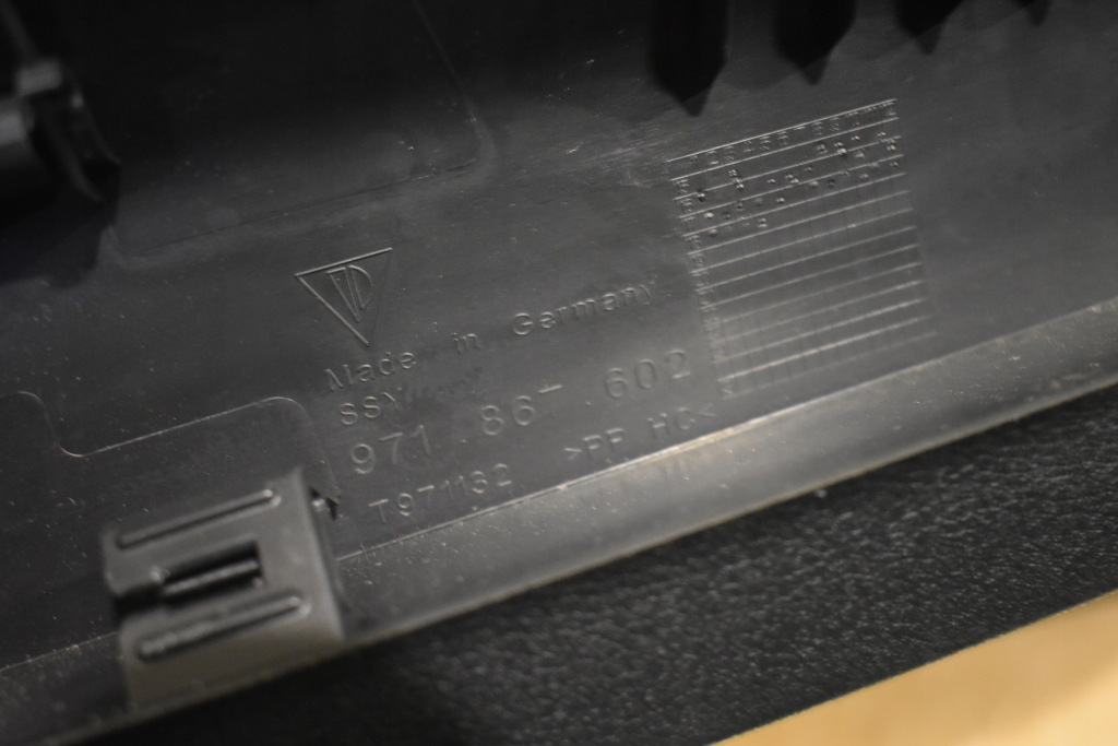 фото №8, Защита крышки багажника + кнопка закрытия porsche panamera 971 1