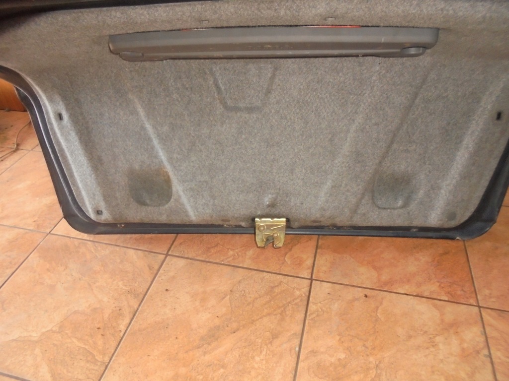 фото №1, Volvo s80 2.4 d 02' оббивка кришки задня