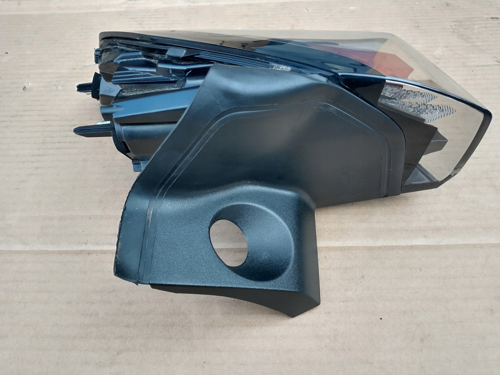 фото №5, Peugeot 2008 2021 rok лампа задняя правая