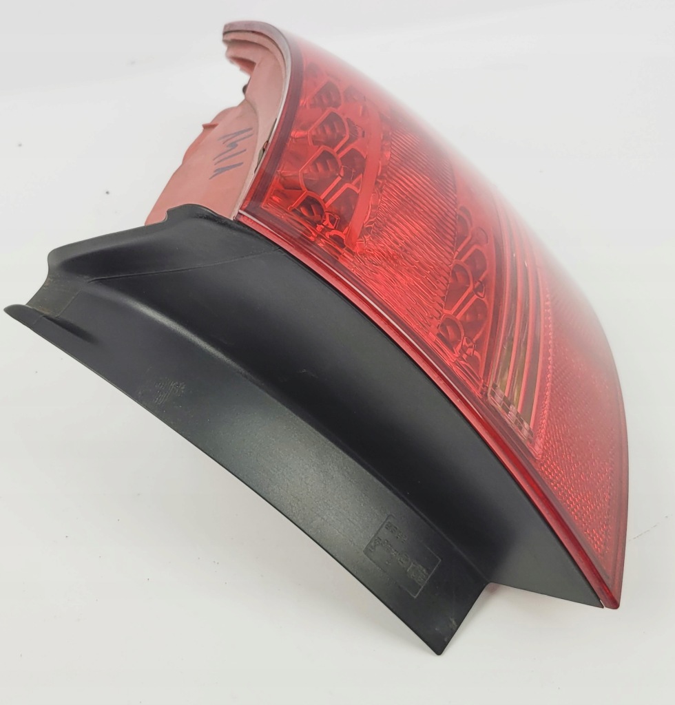 Audi a6 c6 фара светодиодная led правый  w крыло универсал avant valeo Недорого