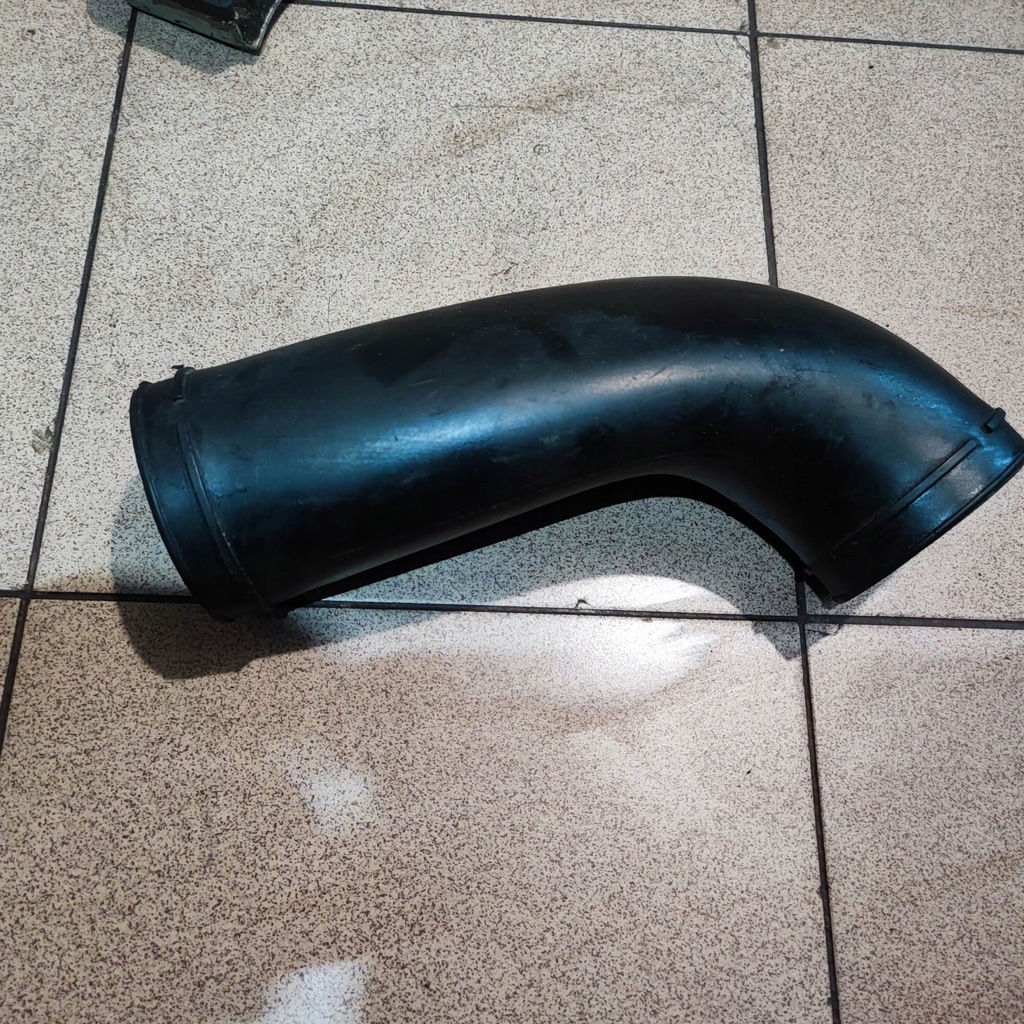 фото №1, Шланг воздухозаборник труба воздуха audi a8 d2 4.2 94-99