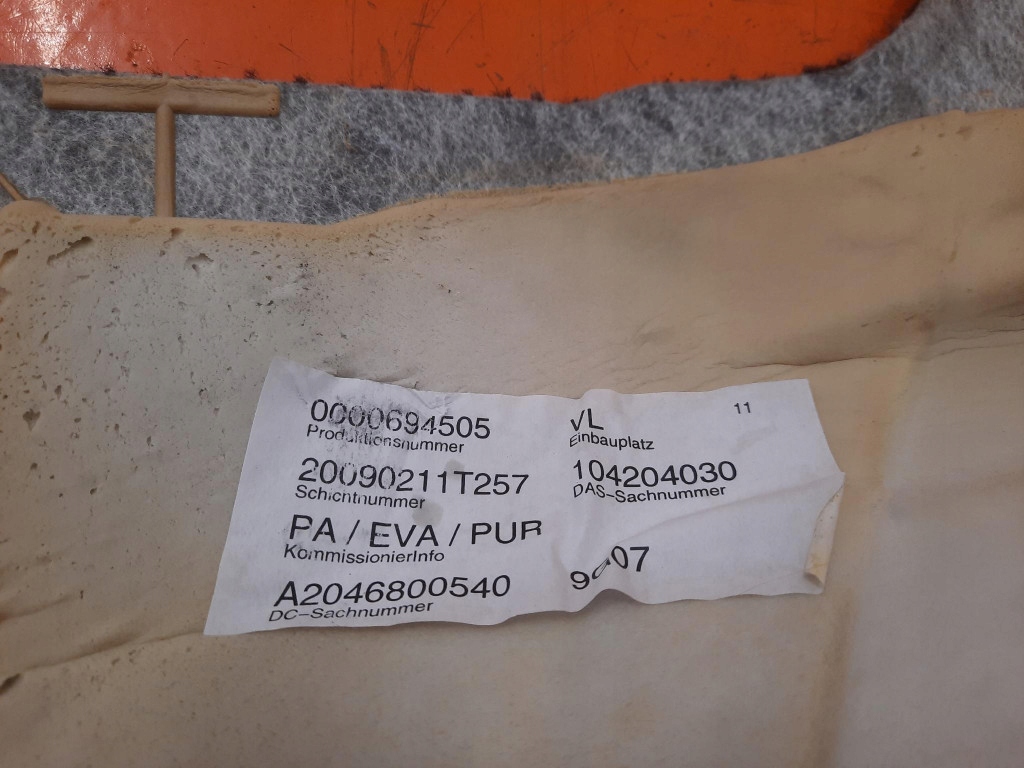 фото №7, Mercedes iii c w 204 07-14 обшивка лівий перед килимок водія a2046800540