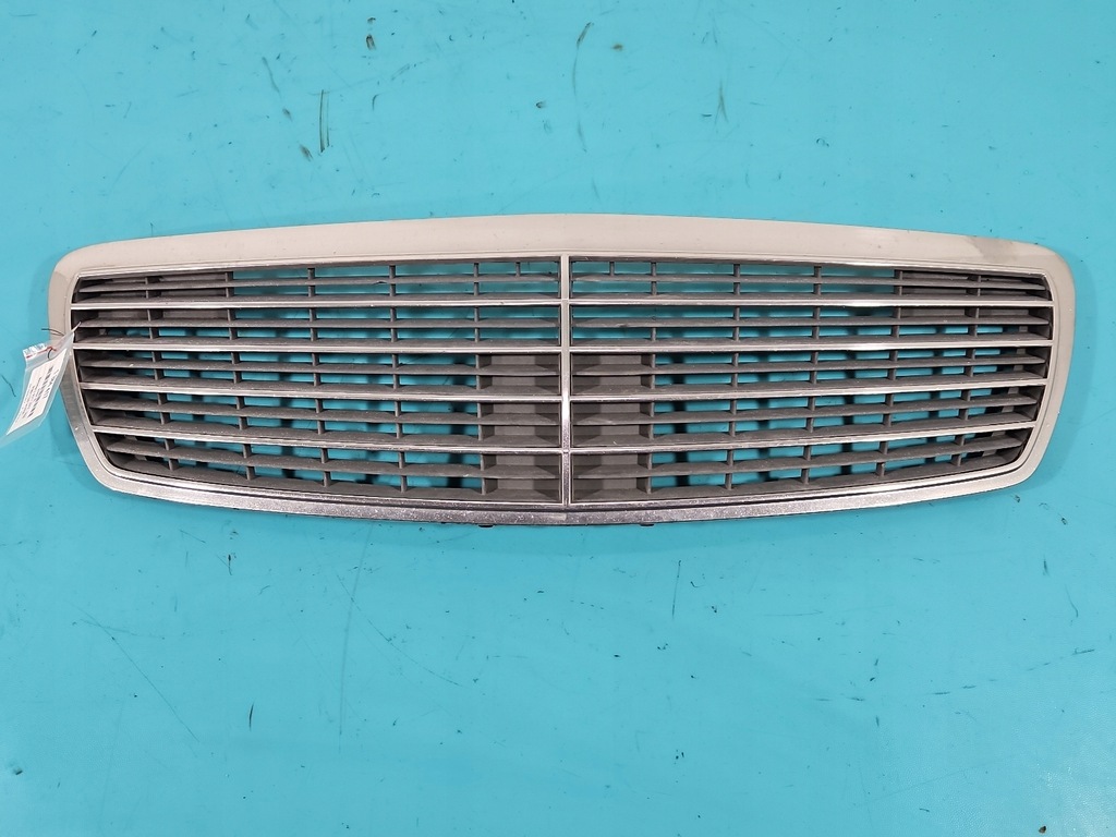 фото №1, Решітка радіатора решітка радіатора a2118800283 mercedes w211 02-06