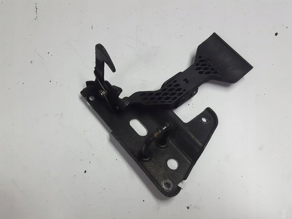 Купити Audi a4 b7 04-07r засувка замка капот