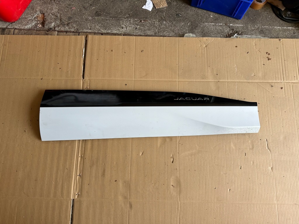 фото №1, Jaguar i-pace x590 молдинг двері передніх правих оригінальна