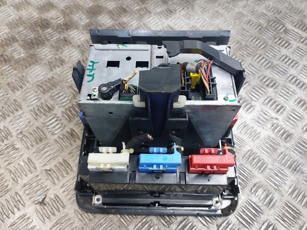 фото №8, Рамка панель обдув консоль середня радіо підсклянник galaxy mk1 lift