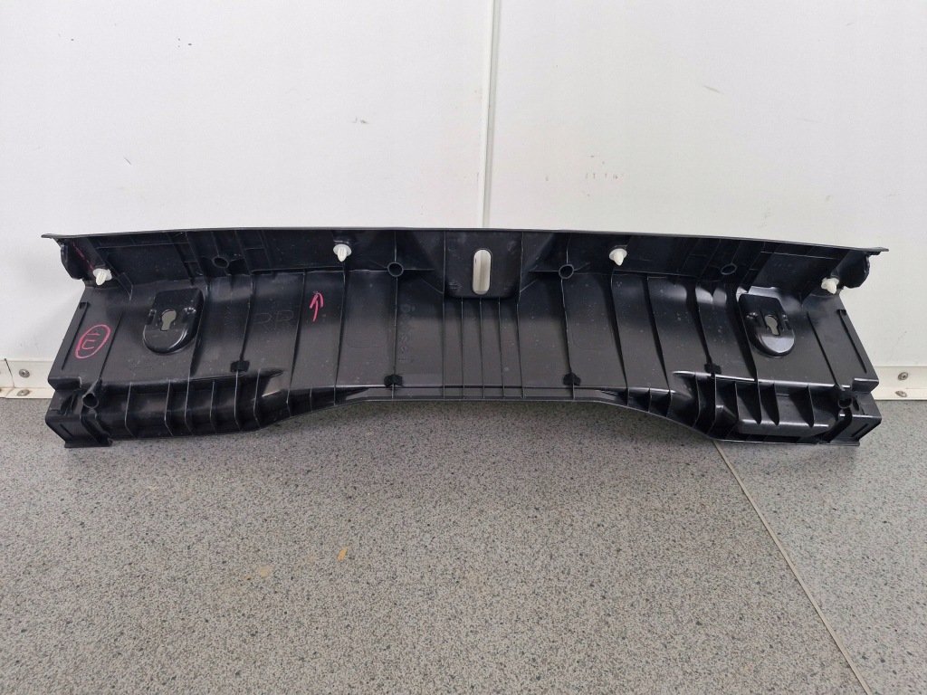Накладка поперечина багажника toyota corolla cross 6471616110 в Україні
