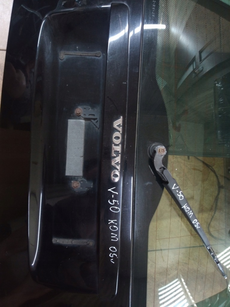 фото №1, Volvo v50 05' накладка кришки