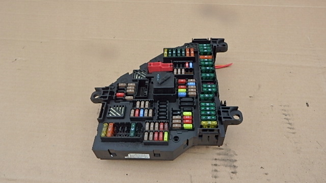 фото №1, Коробка запобіжників bmw оригінальний номер 9210857