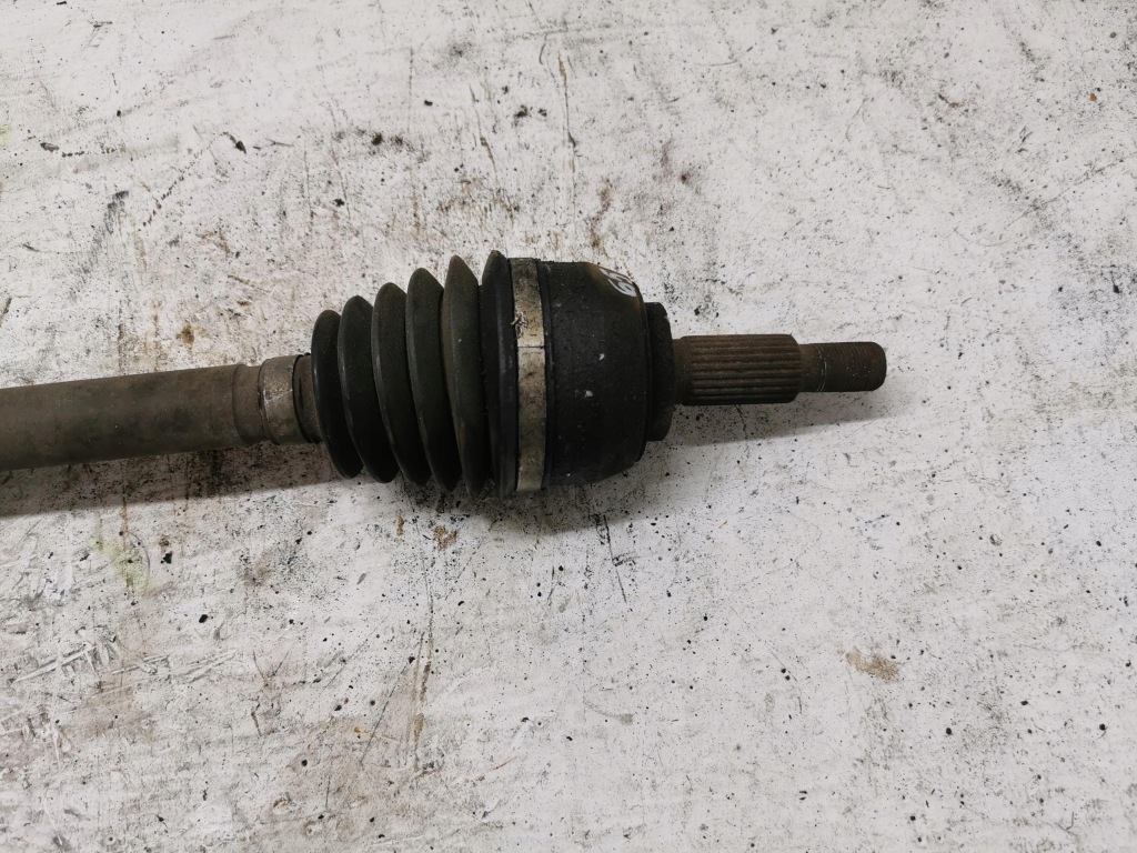 Приводной вал длинная правый  перед renault megane 2 1.9 dci Оригинал