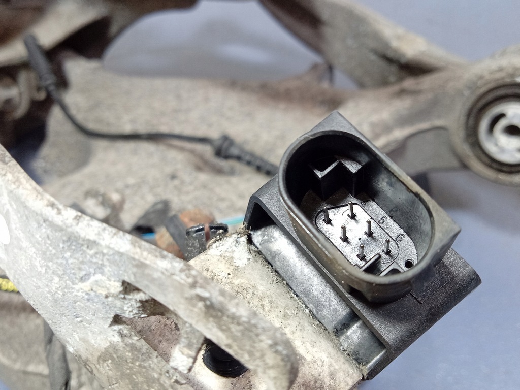 фото №5, Bmw 5 f11 3.0d 535d поворотний кулак права задня