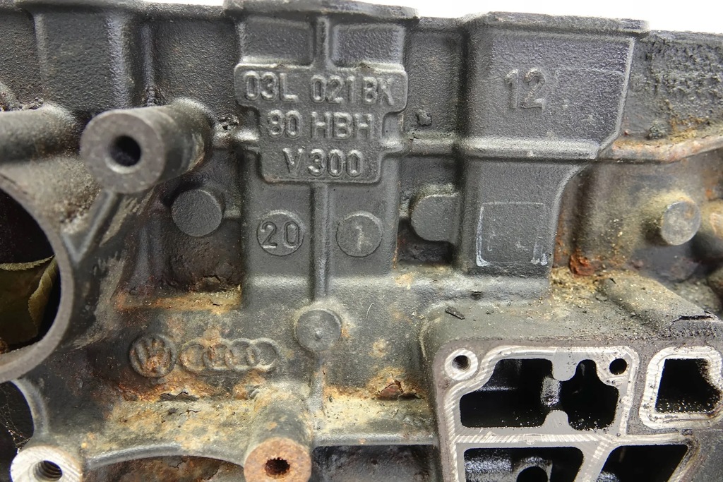 фото №5, Блок двигателя vw golf vi passat 1.6 tdi cay 03l021bk