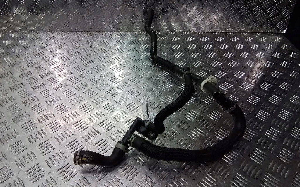 фото №1, Yaris iv cross шланг радиатора патрубок