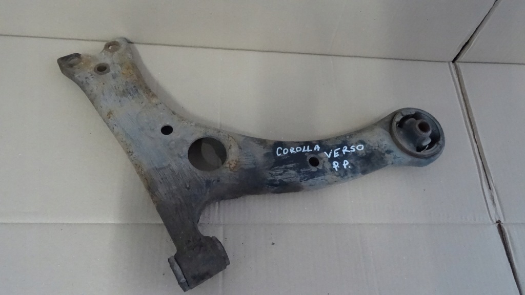 фото №1, Corolla verso 1 i рычаг правый перед