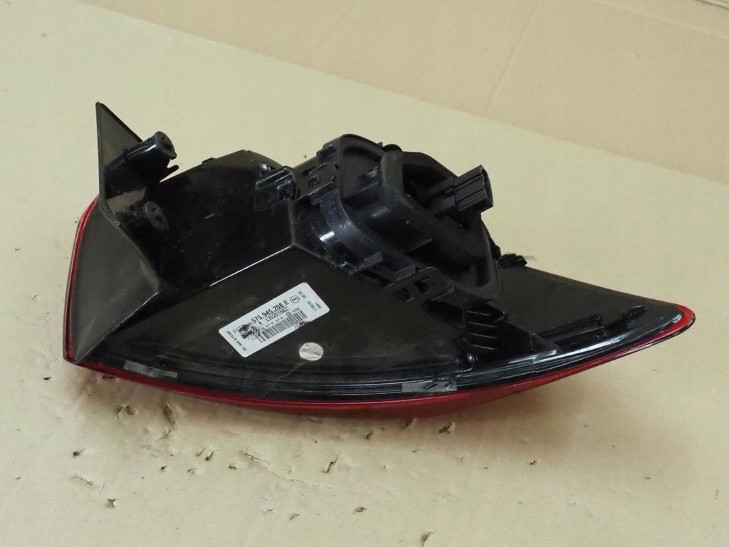 Фара правий задня seat ateca 575 рестайлінг  575945208e led правий задній Оригінал