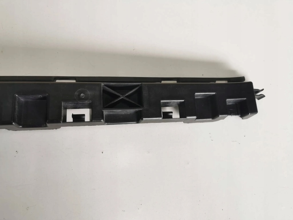 Середній напрямна бампера на задній mecedes a-klasa w-176 дорестайлінг  2.253 Доставка