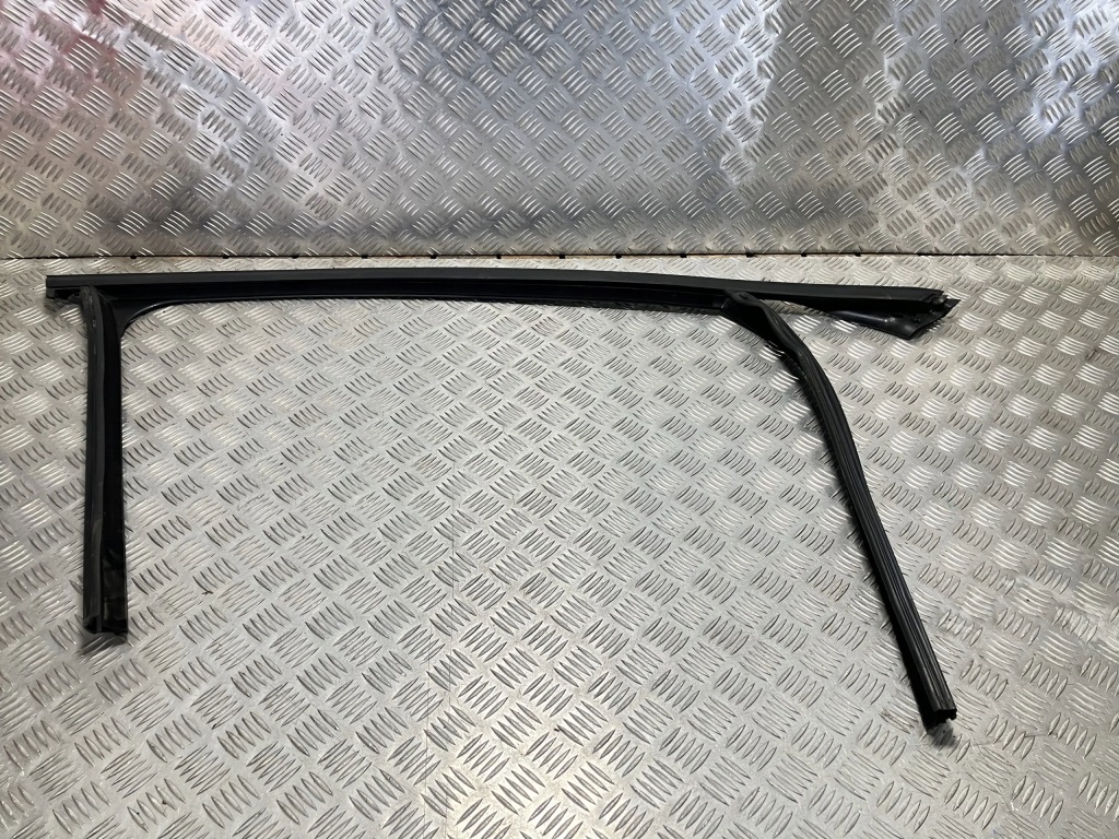 фото №1, Прокладка дверь правый перед bmw x1 f48 7349636