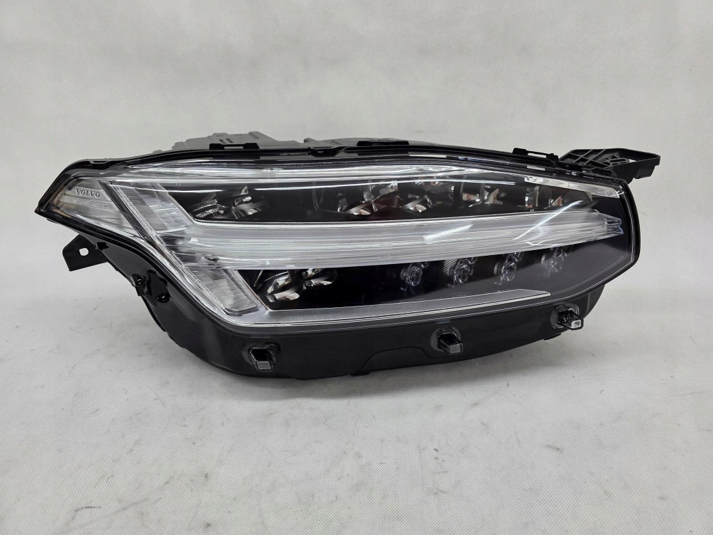 Volvo xc90 2 фара перед передняя правый  full led active high beam 31656990 Недорого