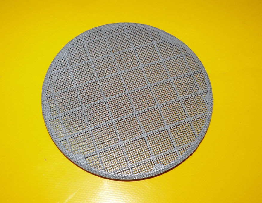 Купить Решётка накладка динамика правая mercedes w140