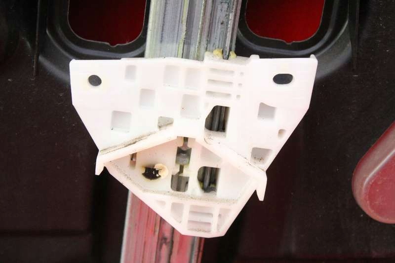 фото №15, Подъемник стекло левый перед eu d6515997xb mazda 2 ii de 07-10