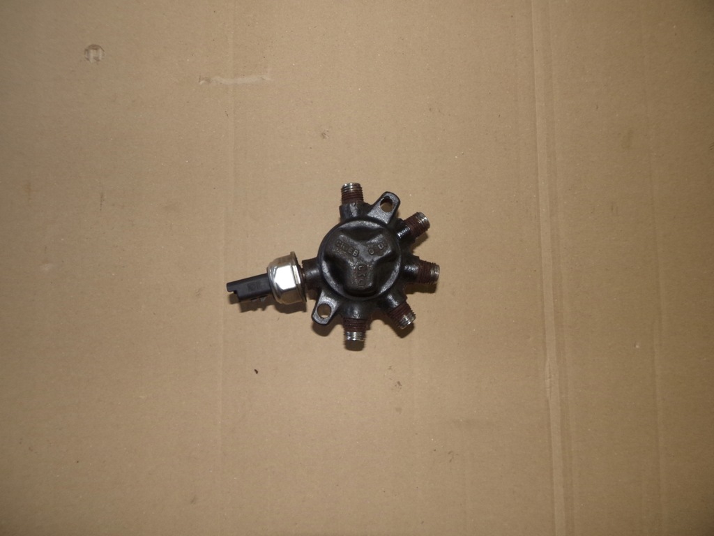 фото №1, Розподільник пального 8200334367 logan sandero1.5 dci