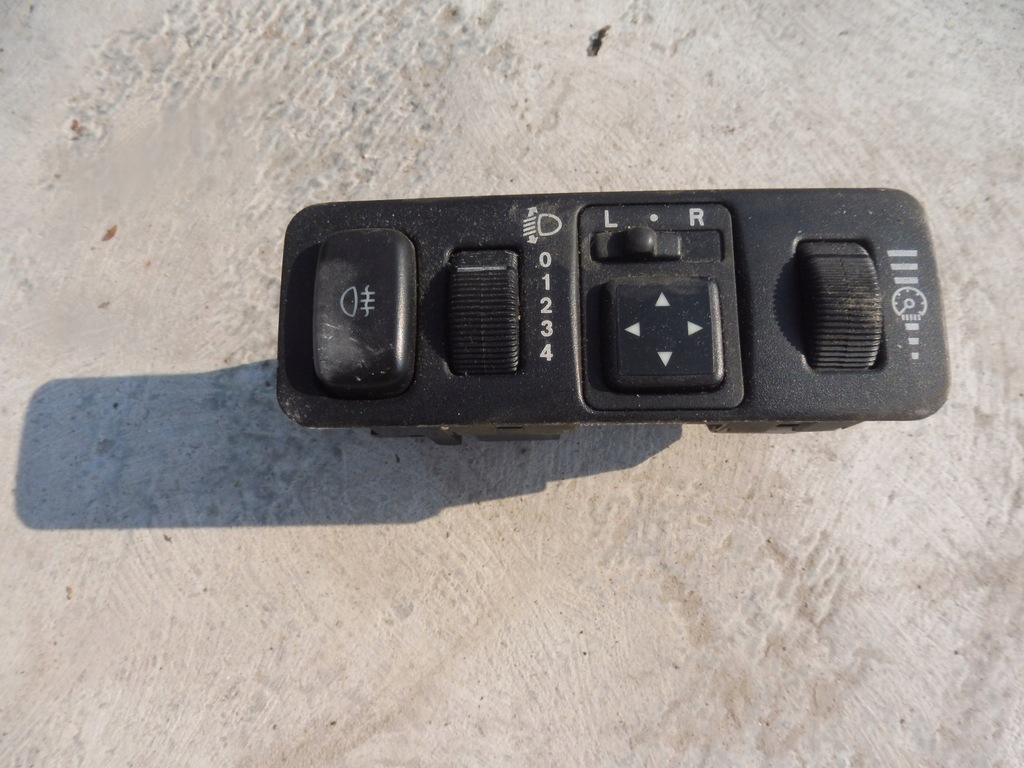 фото №1, Space star 1.6 1998 98 переключатель окон