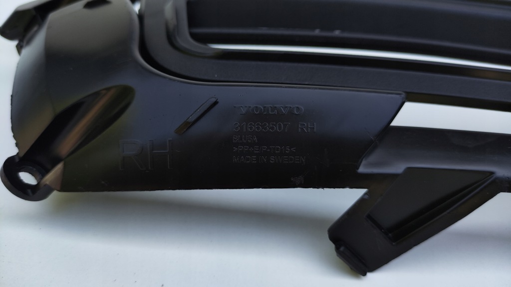 Volvo xc90 2 plug in 20- решётка решётка  бампера правая перед kr81 Недорого