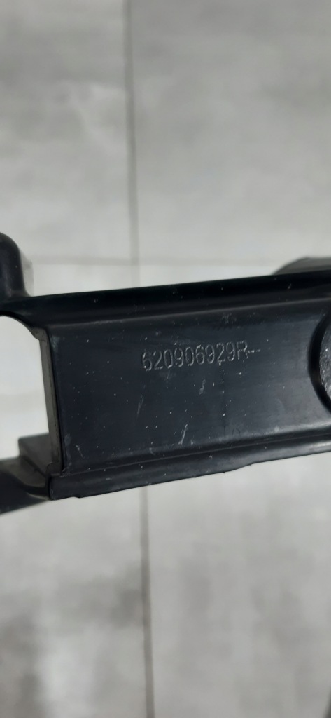 Renault megane 3 3 рестайлінг  абсорбер бампера перед 620906929r Зі Шроту