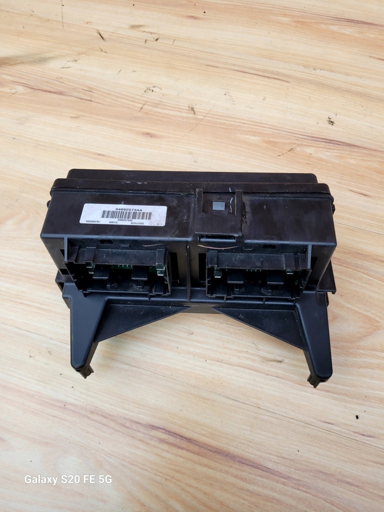 фото №5, Jeep grand cherokee wk 5.7 коробка предохранителей