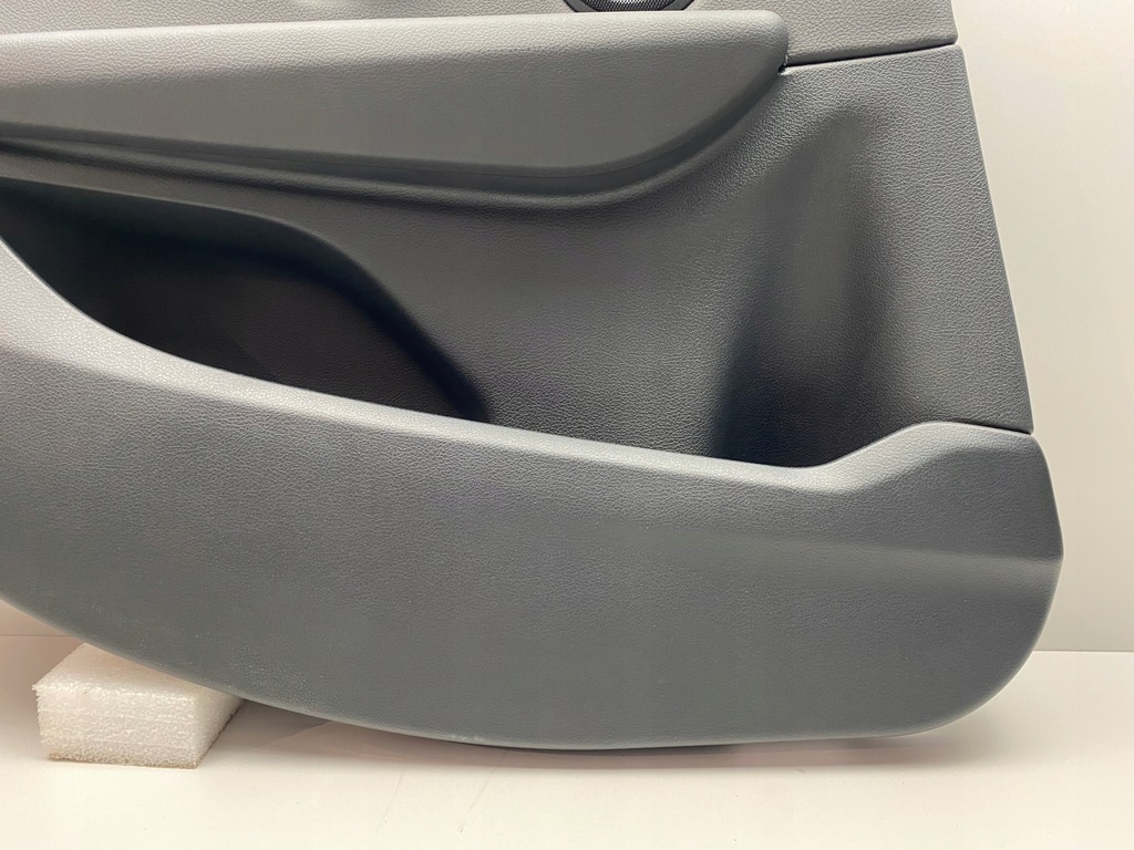 фото №5, Bmw 2 f46 обшивка обивка дверь