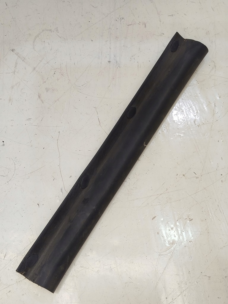 фото №1, Прокладка капот vw golf vii 5f0823707a