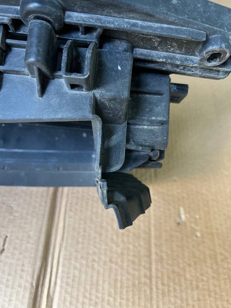 фото №5, Kia niro гибрид шторка впуск воздуха