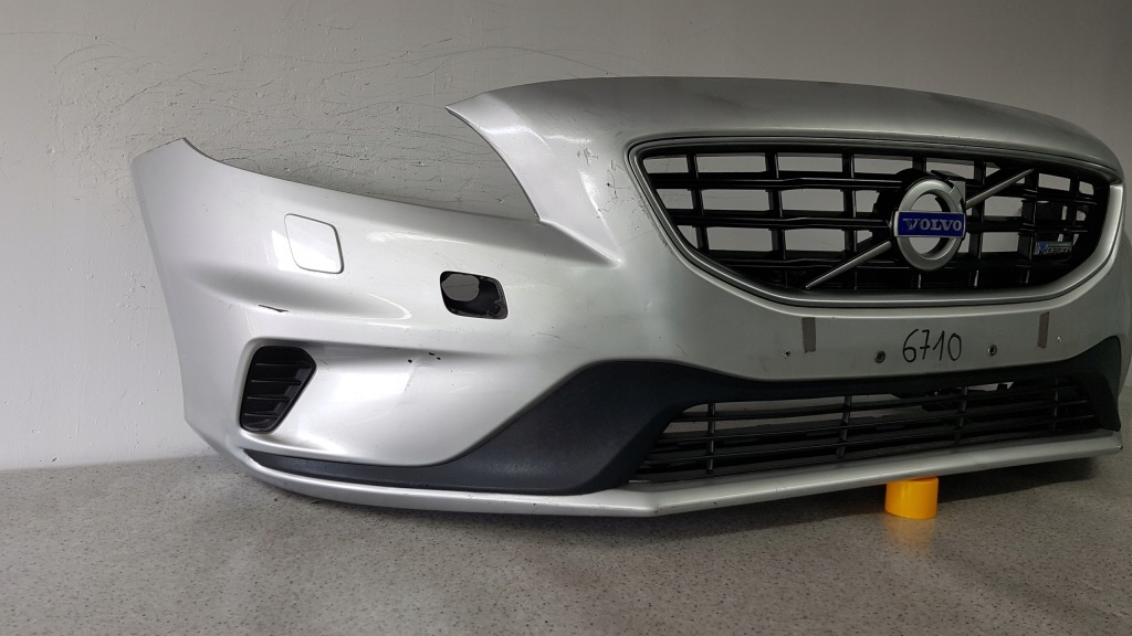 Volvo v40 r-design 2012 - бампер перед 6710 Цена