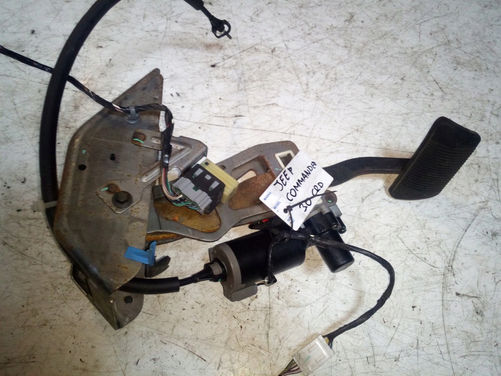 фото №1, Автоматическая коробка передач педаль тормоза стоп-сигнал jeep commander 3.0 crd