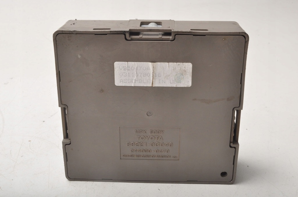 фото №1, Toyota tundra модуль блок управления 00-06 89221-0c040